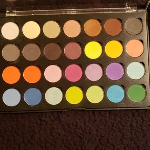 Coastal Scents Eyeshadow Palette